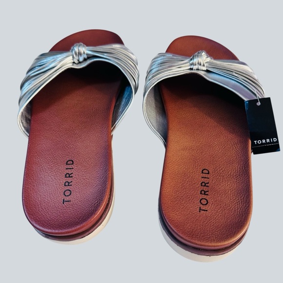 Torrid Silver Knot Slide Sandals Size 9.5 Wide - Picture 3 of 9